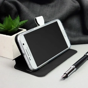 Etui Soft Touch do Apple iPhone 15 Plus - wzór Żywa czerwień z czernią