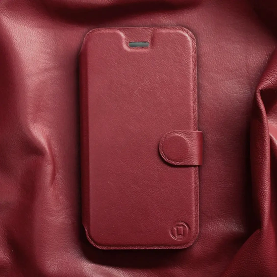 Etui ze skóry naturalnej do Motorola Moto G13 - wzór Dark Red Leather